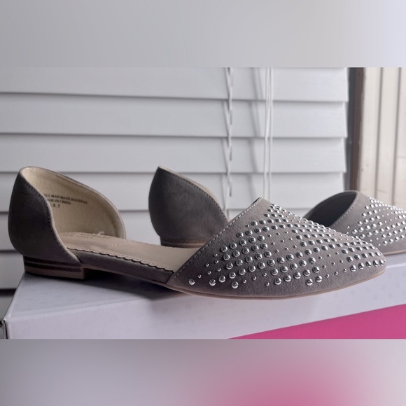 Isaac Mizrahi Shoes Flats  Embellished Diamond Pattern - Picture 1 of 6